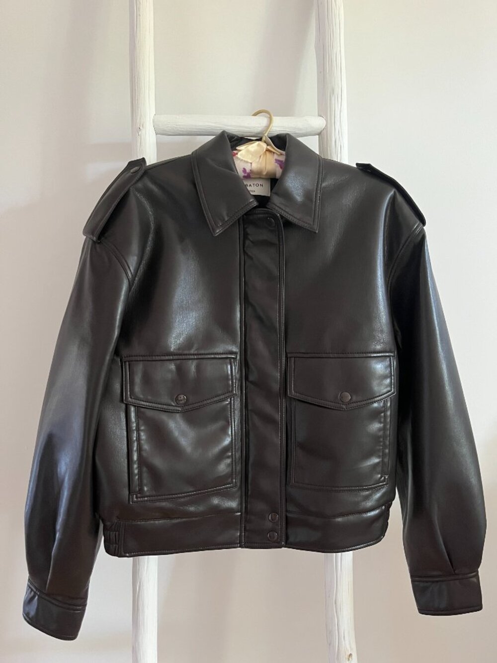 Aritzia Croft Unreal Leather Bomber Jacket - Rich mocha Brown - Small - Picture 3 of 13